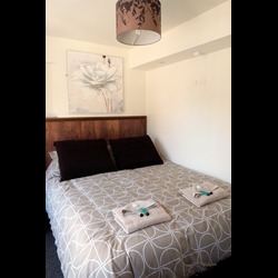 Double Bed - Aspland House